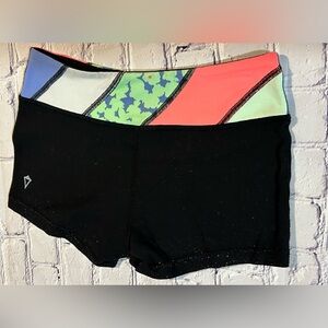 IVIVVA by LULULEMON girls size 10 reversible booty shorts